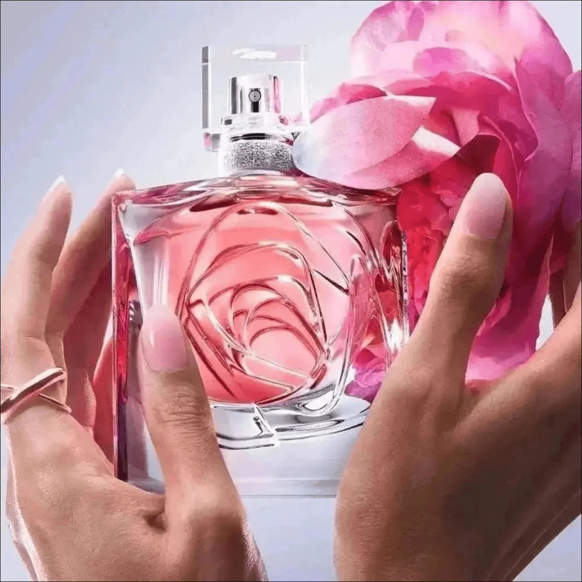 Frasco de Perfume Rosa Extraordinária Lancôme La Vie Est Belle - Jm Grife